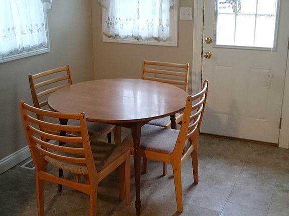 5th image of 825 Princeton Ave