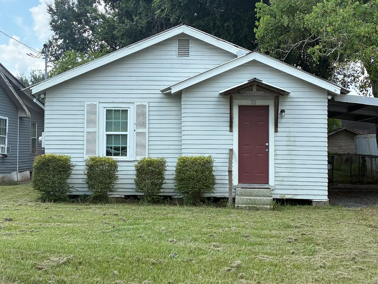 3 bed, 1300 sqft, $1,000 — Photo 2