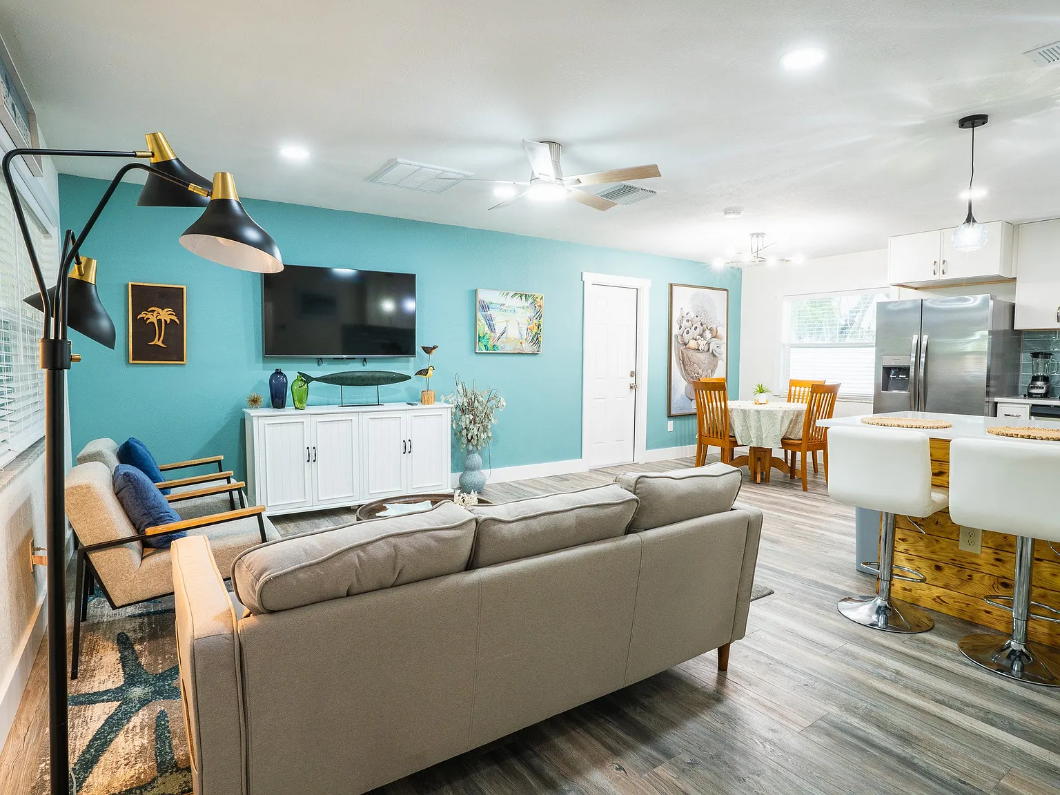 Clearwater Coastal Escape - Sleeps 6 — Photo 4