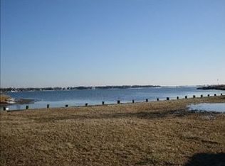 39 W Tiana Rd, Hampton Bays, NY 11946