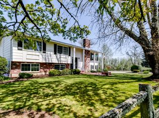 28271 Edgewater Dr, Eugene, OR 97402
