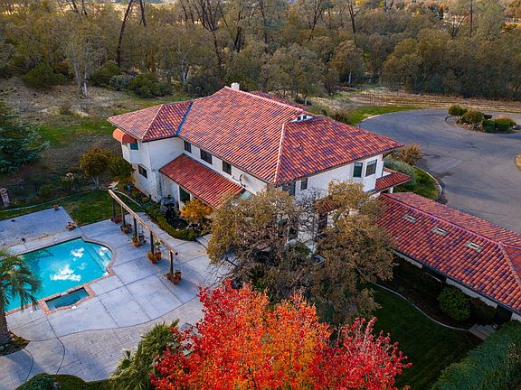 3rd image of 22797 Silverlode Rd