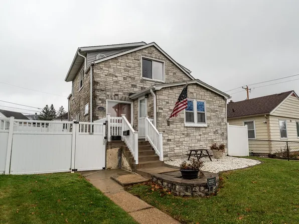 3405 West Wilbur AVENUE, Greenfield, WI 53221