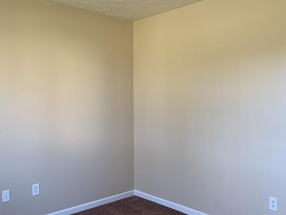 4th image of 712 Peachtree Pl