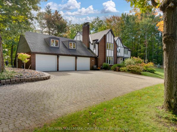 11 Park Trl, Springwater, ON L9X 0L3