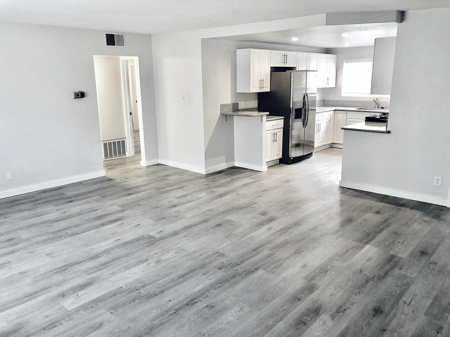3 bed, 1250 sqft, $4,850 — Photo 2
