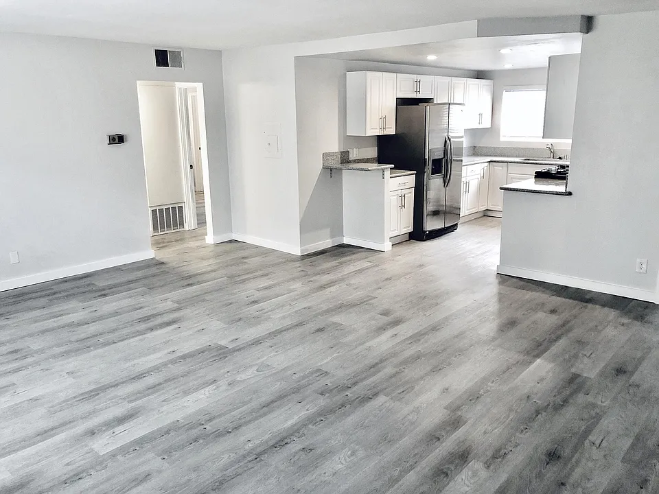 2456 Arizona Ave #3
