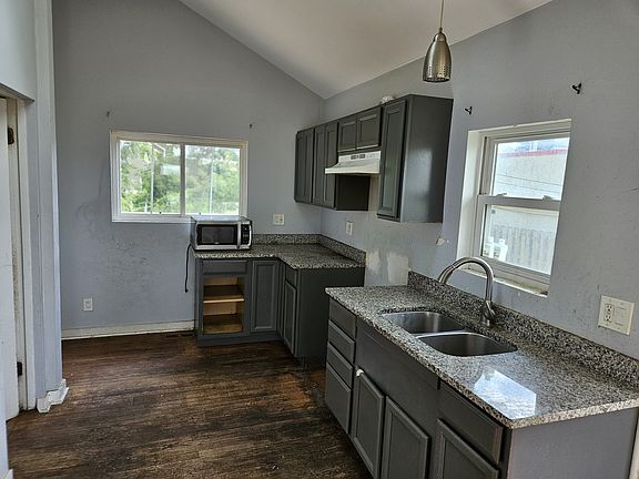5th image of 441 Wainlow Ave