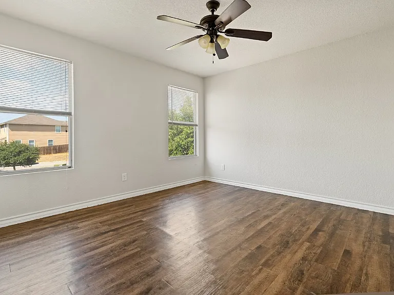 4915 Appleseed Ct — Photo 14