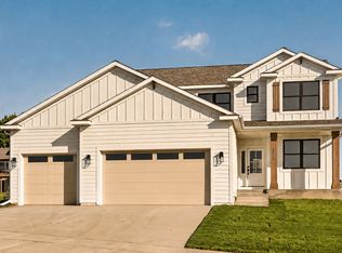 3435 Stonehedge Dr NE, Rochester, MN 55906