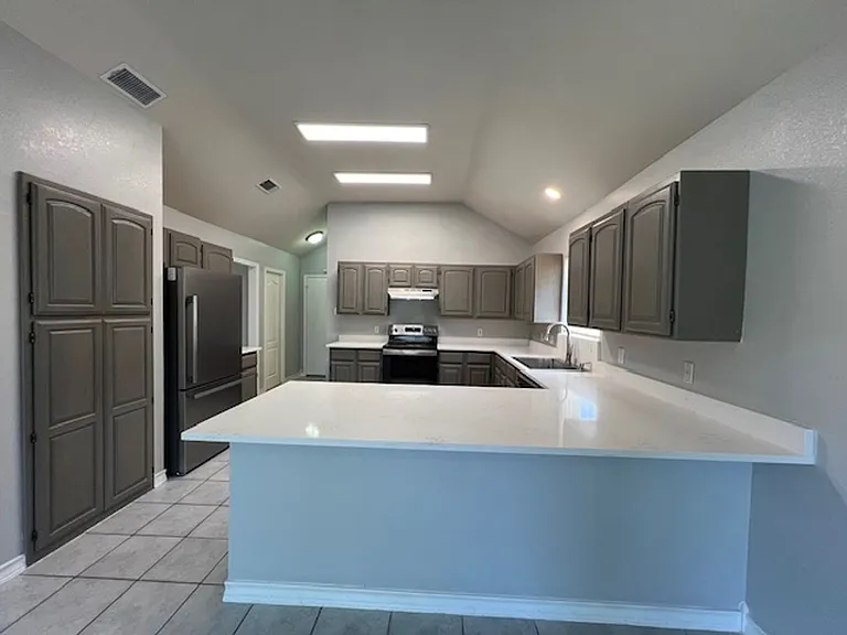 8506 Crownwood Dr — Photo 11