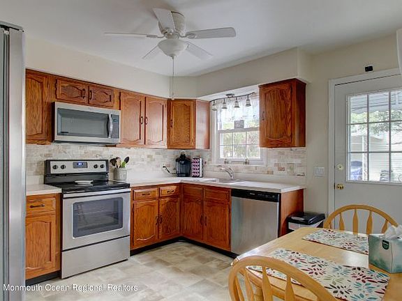 2nd image of 21B Portsmouth St