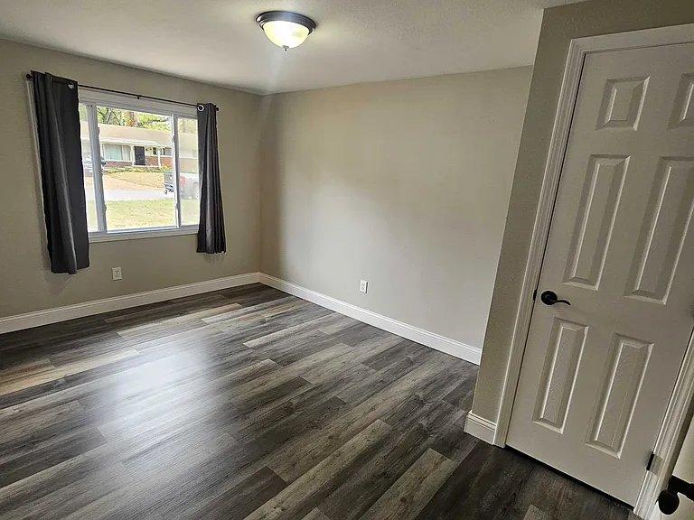 9723 Duke Dr — Photo 7