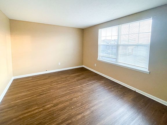 5th image of 2824 Dawnlake Dr