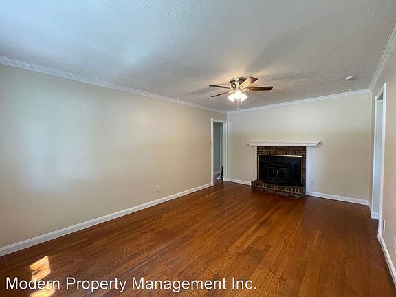 2nd image of 1709 Knoxville Ct