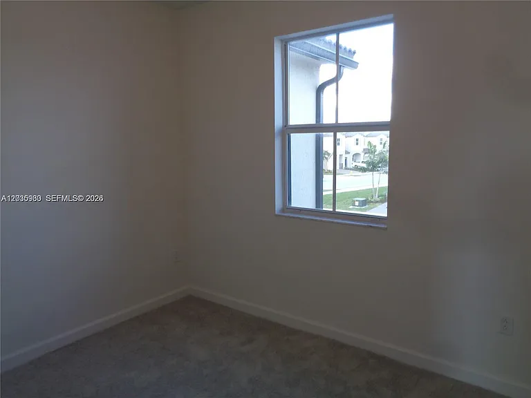 2514 SE 29th St #2514 — Photo 11