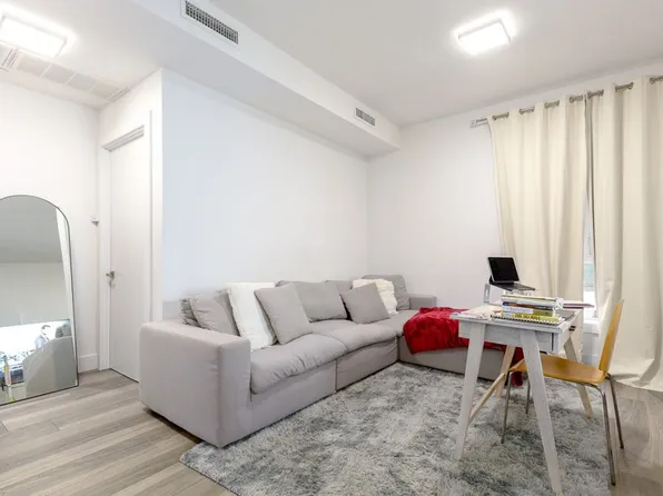 2222 Ocean Avenue image 2 of 11