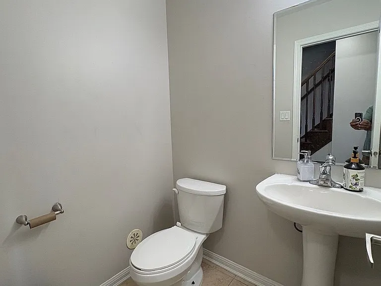 3 Vanhorne Close — Photo 12