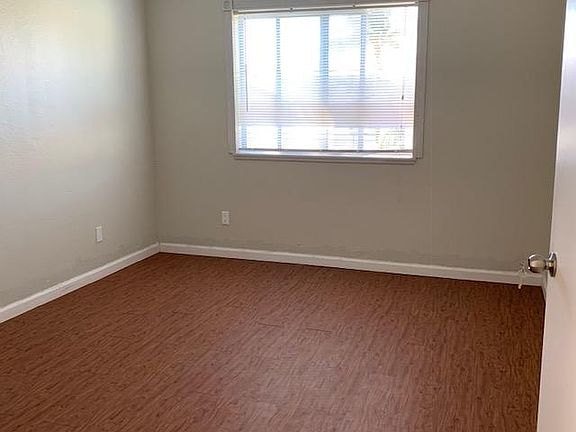 5th image of 11666 Oakknoll Ct