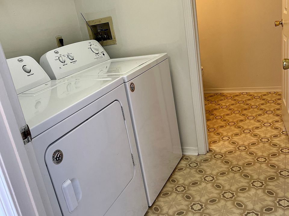 full sized Washer/Dryer included