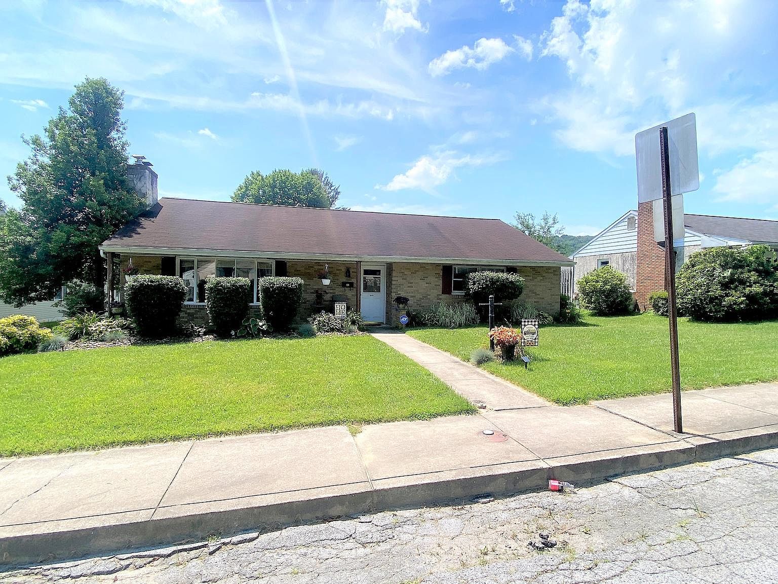 808 Charles St, Coatesville, PA 19320 Zillow