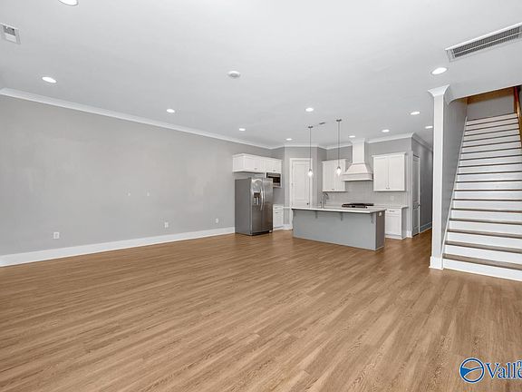 3rd image of 192 Kearny St