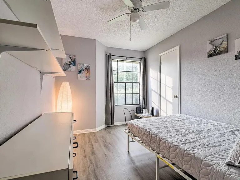 906 Elmwood Trl — Photo 21