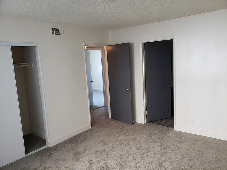Lakehouse Apartments — Photo 52