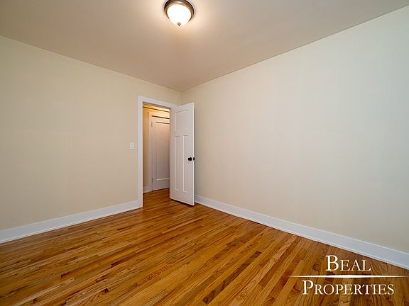 4th image of 635 W Barry Ave #635101
