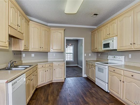 3rd image of 10004 Empress Blvd