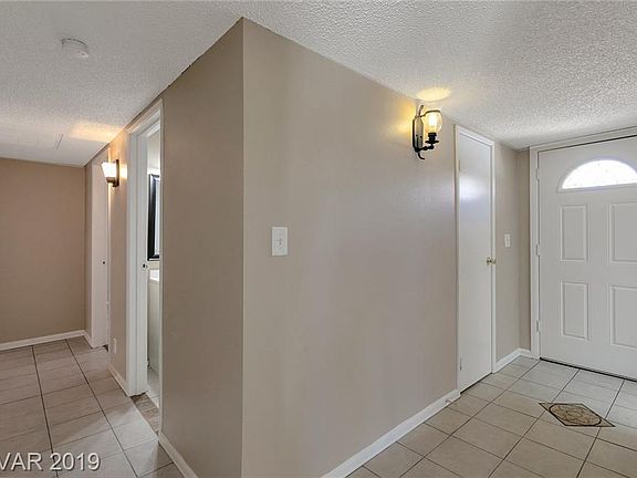 2nd image of 104 Sacramento Dr