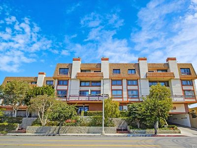 8828 Pershing Dr, Playa Del Rey, CA, 90293