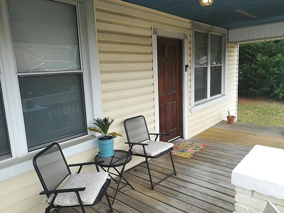 3rd image of 1112 Alexander St