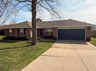 108 E Church Hill Ct, Nixa, MO 65714