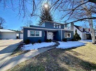 820 W Stratford Dr, Peoria, IL
