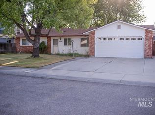 2080 N Turnberry Way, Meridian, ID 83646