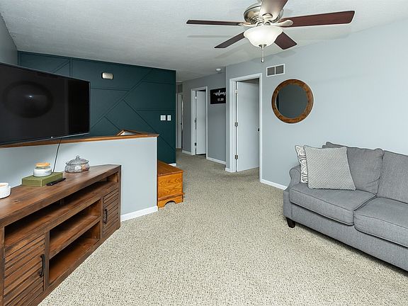 4th image of 513 Sixth S Street