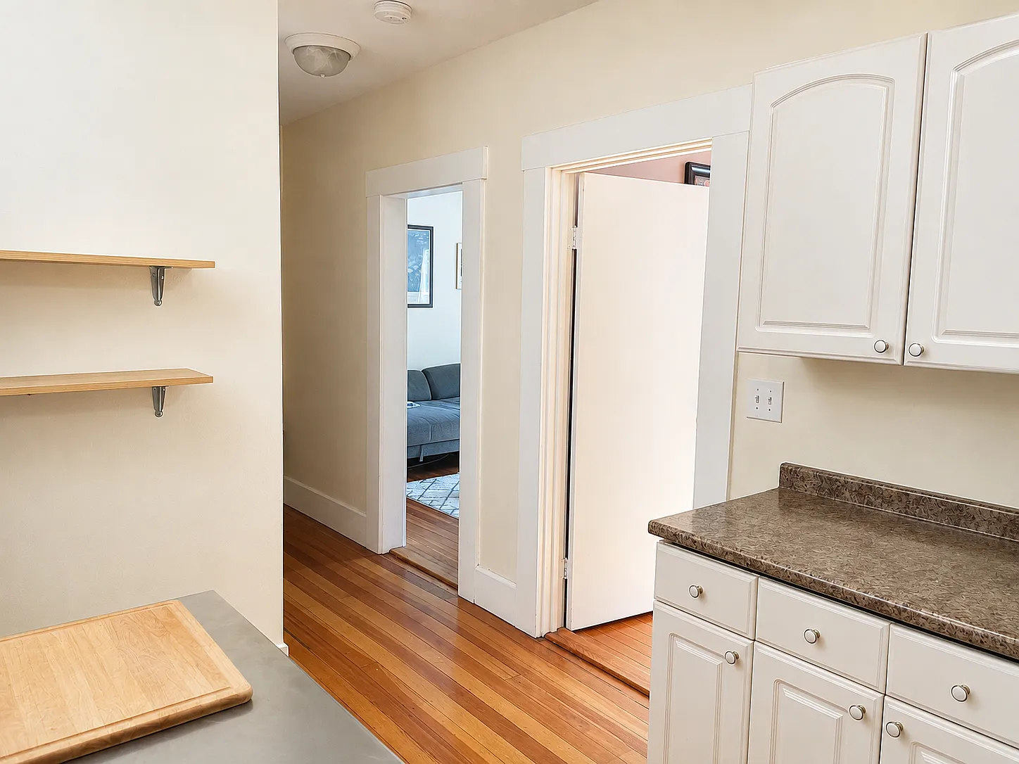 2 bed, 9999 sqft, $2,700 — Photo 4