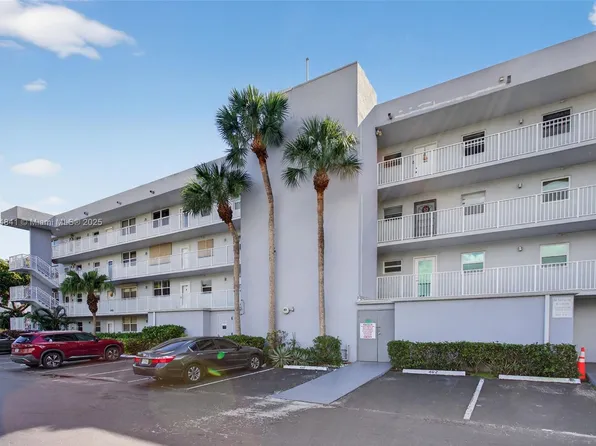 115 Royal Park Dr APT 2C, Oakland Park, FL 33309