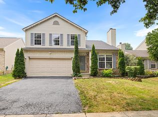 8225 Sea Star Dr, Blacklick, OH 43004