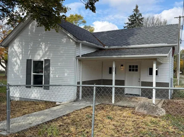 20 Center St, New Holland, OH 43145