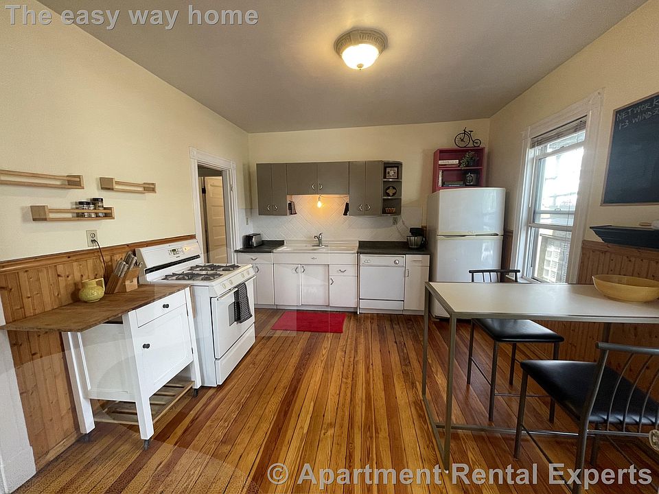 1st image of 11 Windsor Rd #1