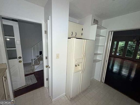 5th image of 6700 Roswell Rd APT 33E