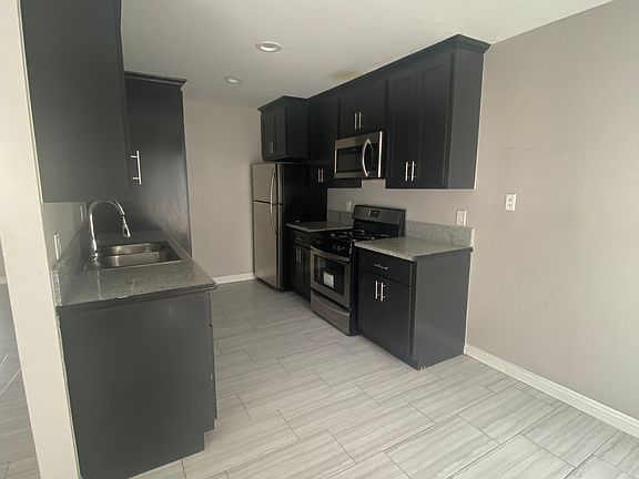 3rd image of 5114 Oakland St #201