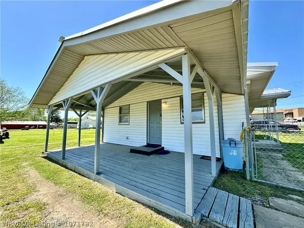 706 Parker Ave, Poteau, OK 74953