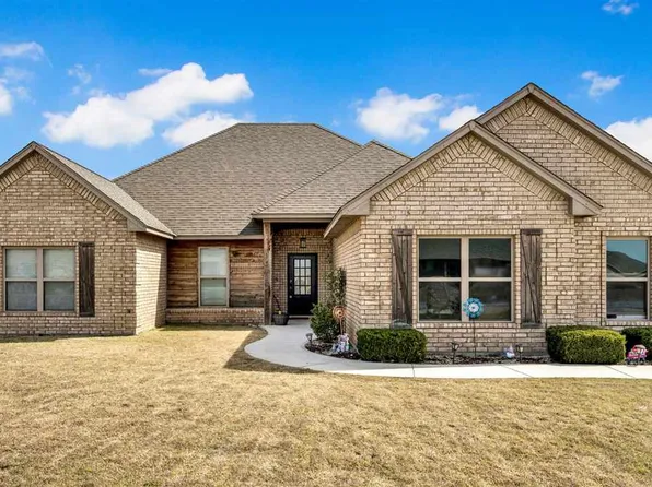 366 Mountain Ridge Dr, Lawton, OK 73507
