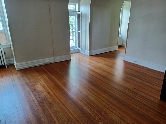 2nd image of 1721 Grove Ave APT 4
