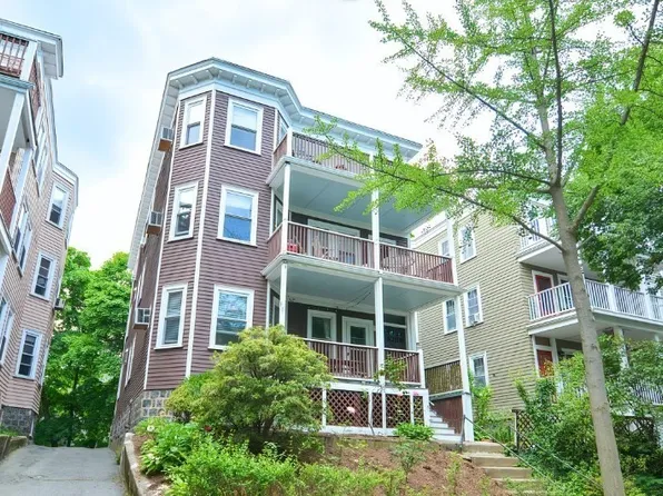 94 Browne St, Brookline, MA 02446