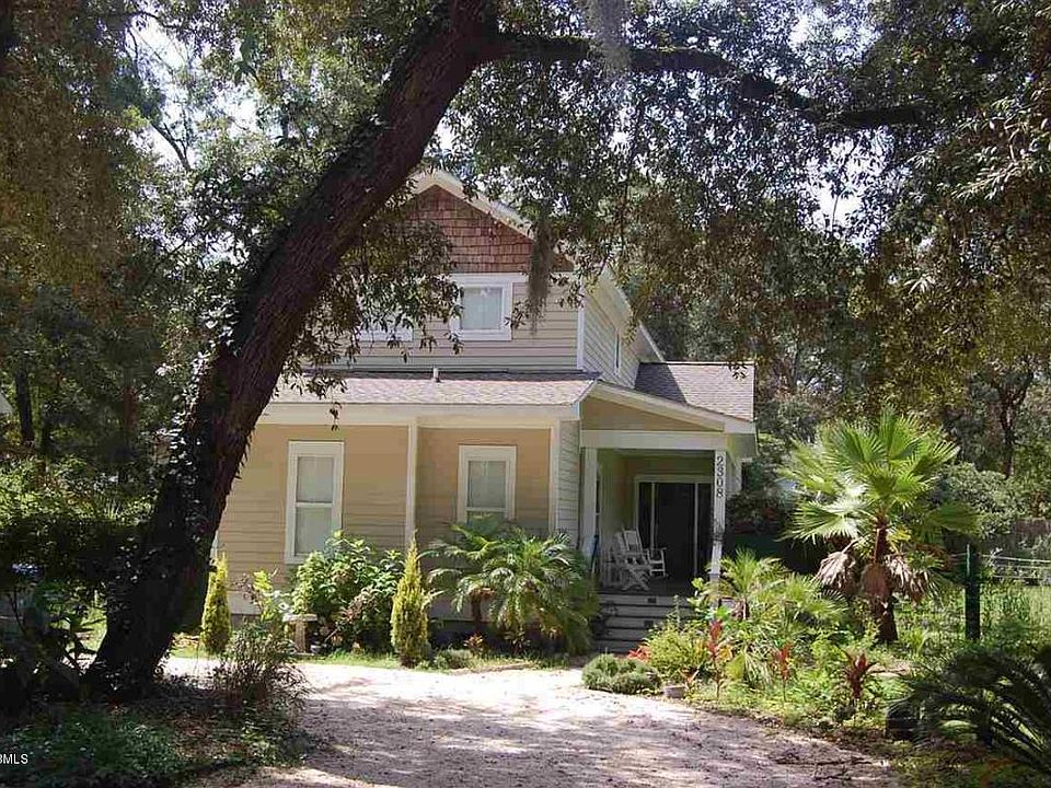 1st image of 2308 Pine Ct S