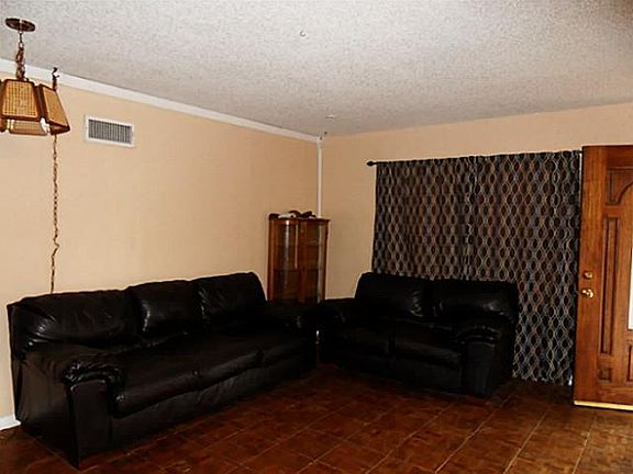 2nd image of 1009 Buccaneer Dr